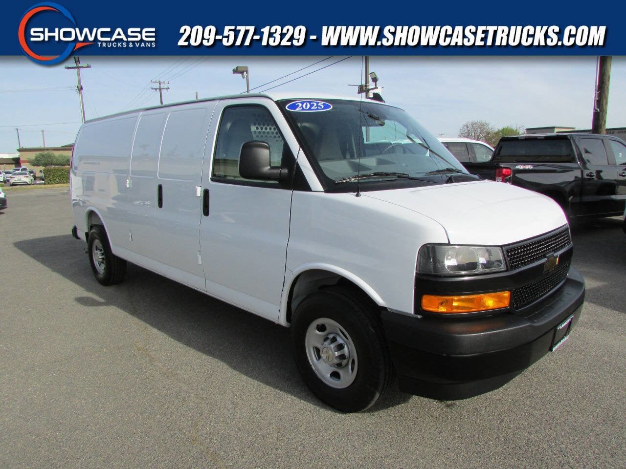 2025 Chevrolet Express Cargo Van 2500 3dr Extended Cargo Van in Summit White — front three-quarter view