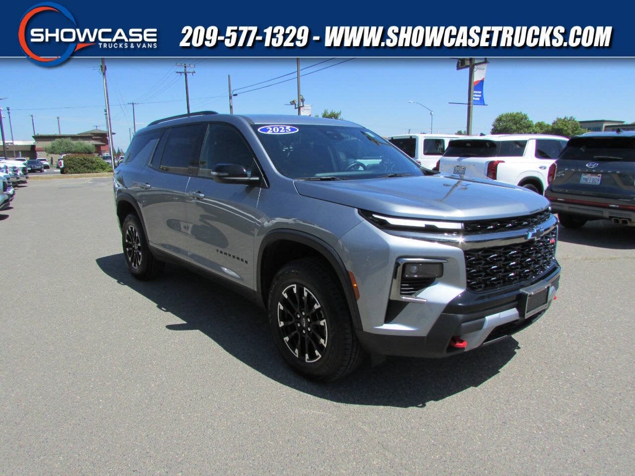2025 Chevrolet Traverse AWD Z71 in Sterling Gray Metallic — front three-quarter view